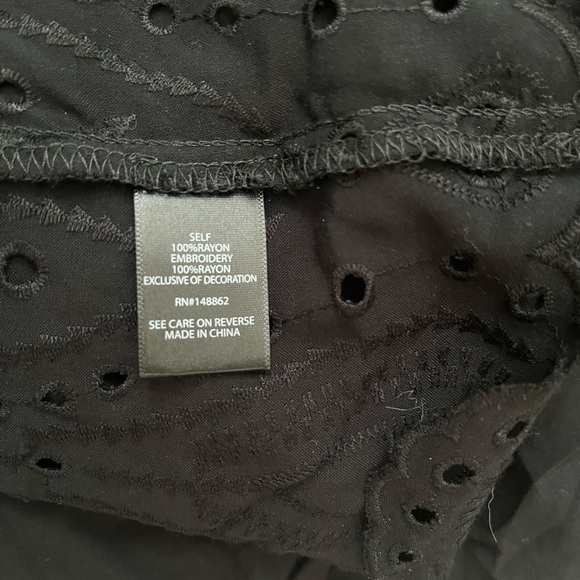 [4/4X]Torrid Eyelet Pintuck Detail Black Sleeveless Ruffled Blouse - Picture 12 of 12